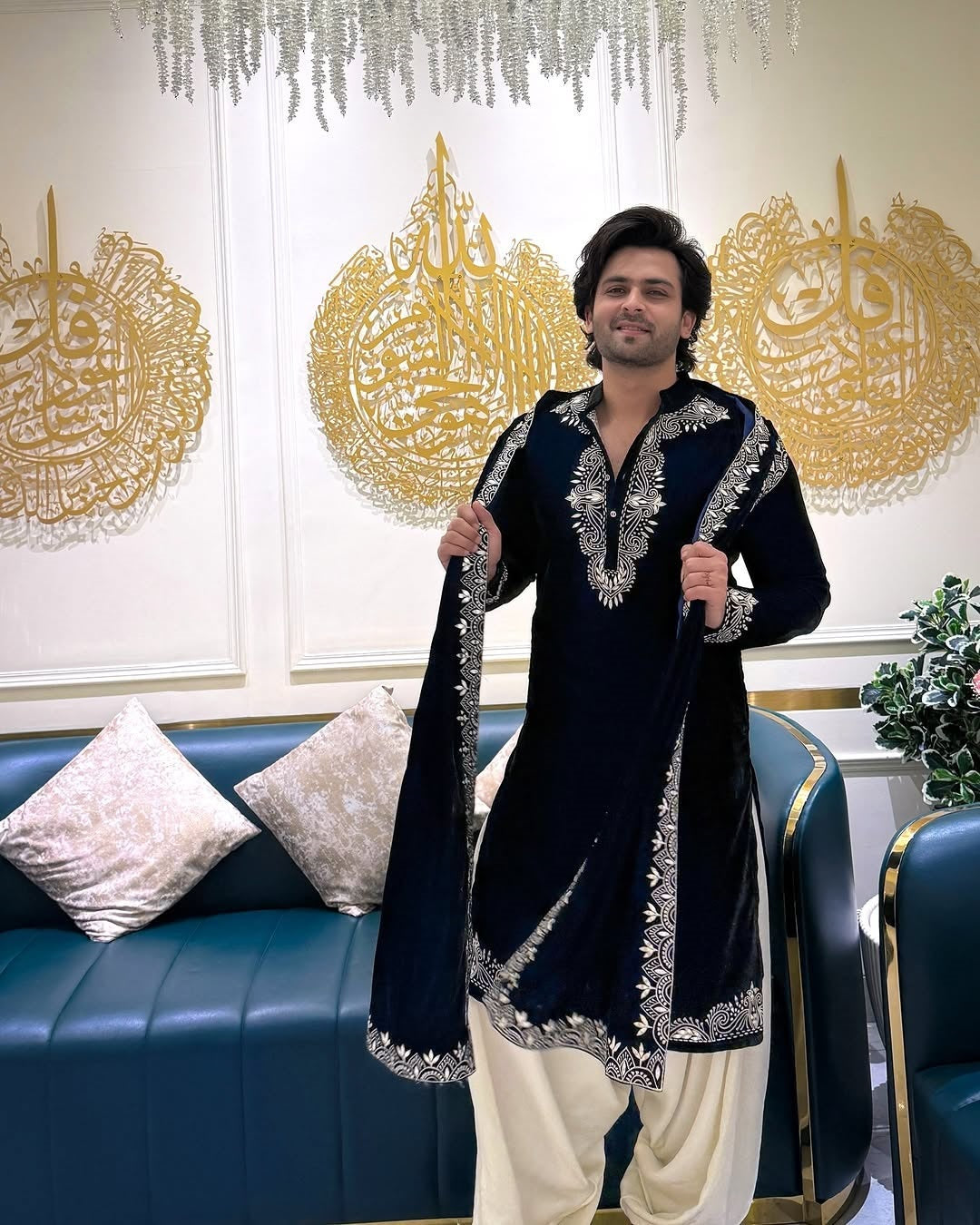 Black Kurta Cream Pyjama & Dupatta Embroidery