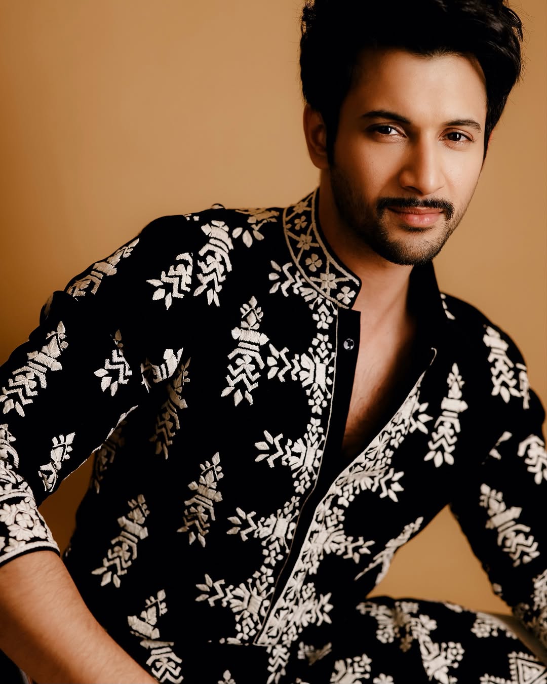 Black Velvat Kurta pyjama With Embroidery