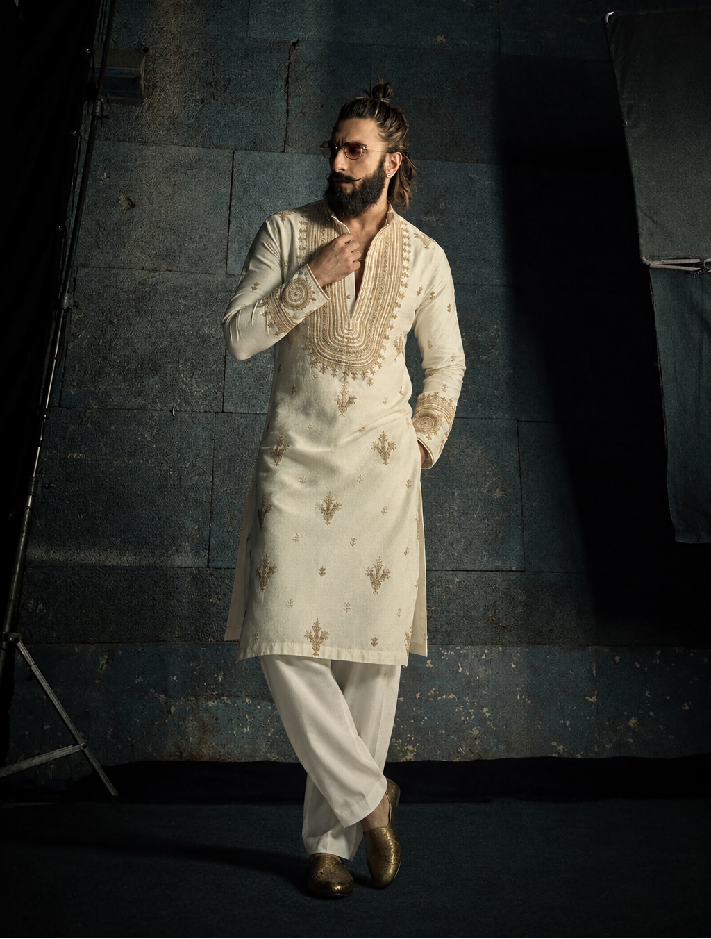 The Royal Cream Kurta Set Embroidery [R-Edition]